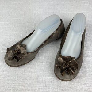 Clarks Book End Flower Pewter Metallic Comfort Ballet Flats - Women’s 8 - EUC!